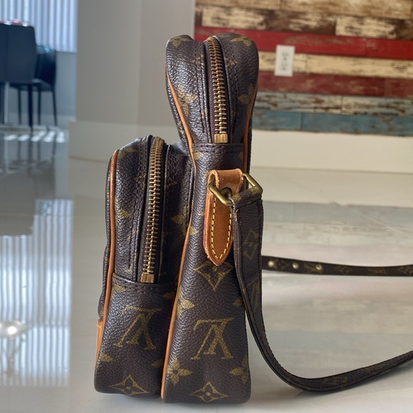 LV Vintage Amazon Handbag - Picture 3 of 12